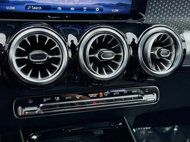 2025 Mercedes-Benz GLB 250