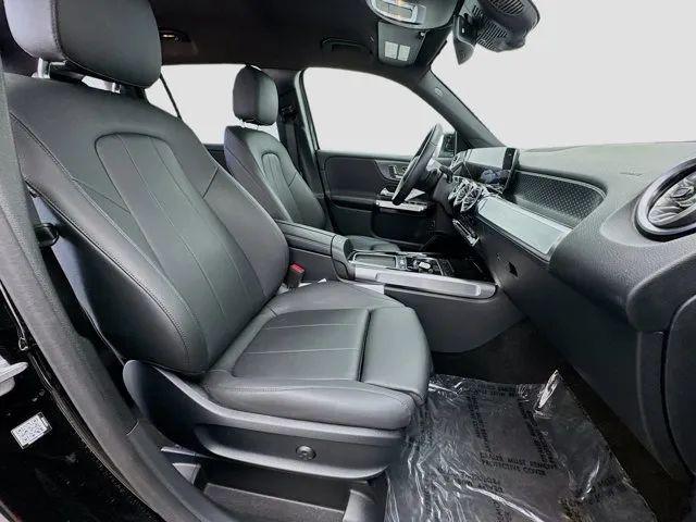 2025 Mercedes-Benz GLB 250