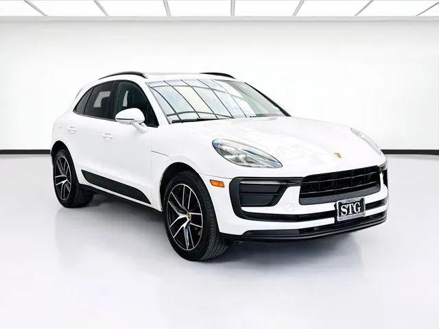 2022 Porsche Macan Base