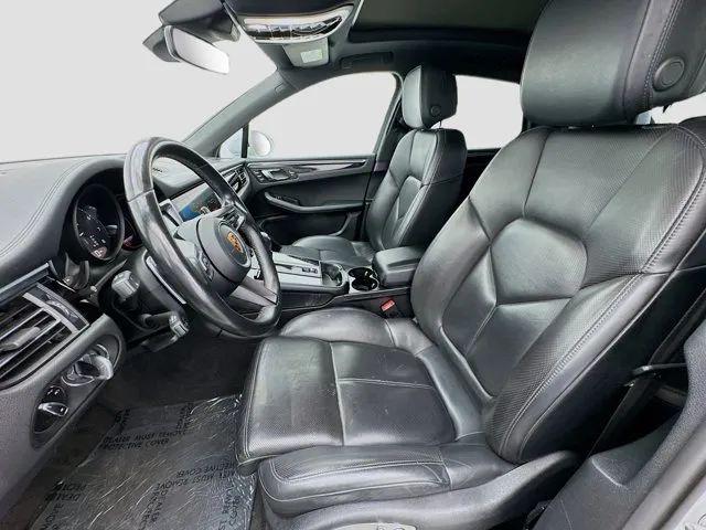 2022 Porsche Macan Base