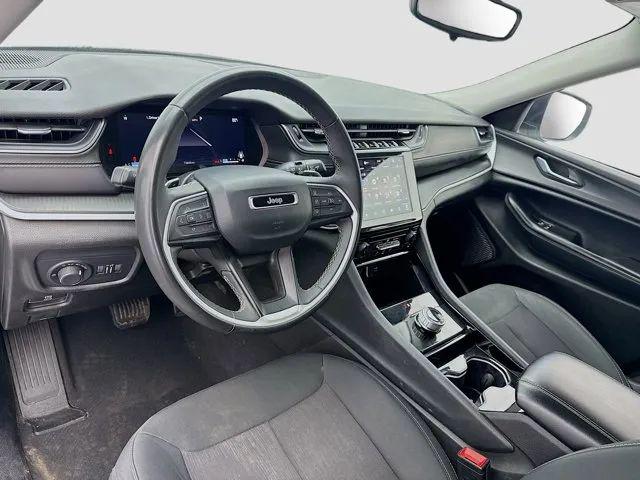 2023 Jeep Grand Cherokee L Laredo 4x4