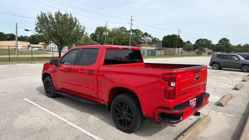 2024 Chevrolet Silverado 1500 2WD Crew Cab Short Bed Custom