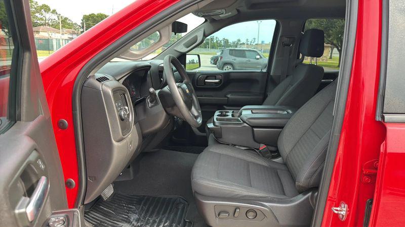 2024 Chevrolet Silverado 1500 2WD Crew Cab Short Bed Custom