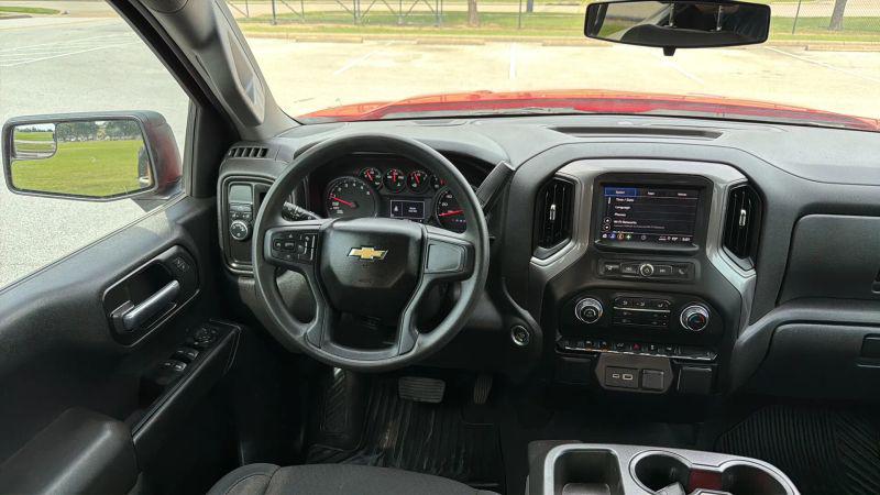 2024 Chevrolet Silverado 1500 2WD Crew Cab Short Bed Custom