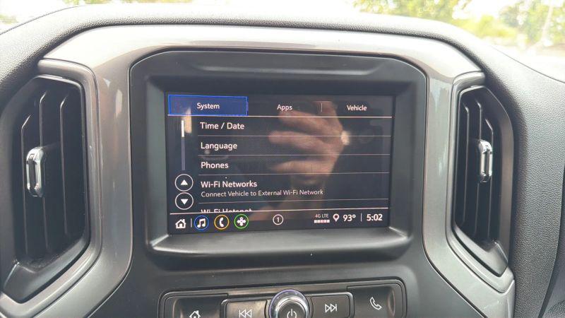 2024 Chevrolet Silverado 1500 2WD Crew Cab Short Bed Custom