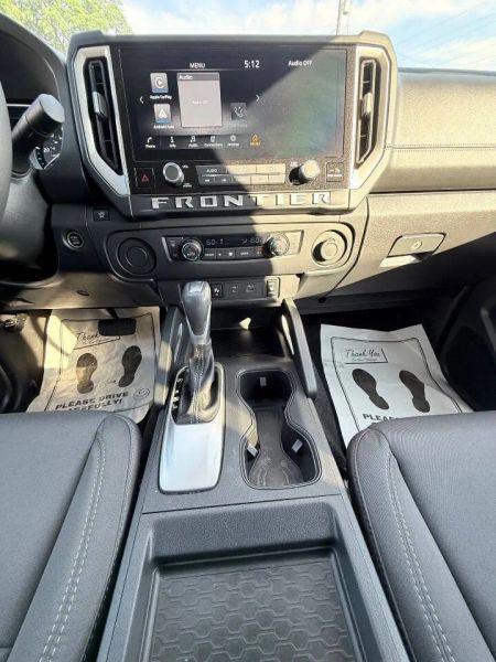 2025 Nissan Frontier Crew Cab SV 4x2