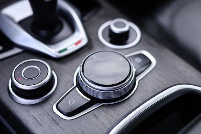 2021 Alfa Romeo Stelvio Ti AWD