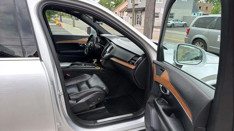 2018 Volvo XC90 T6 Inscription