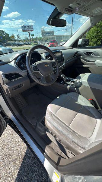 2021 Chevrolet Traverse FWD LT Leather