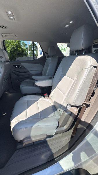 2021 Chevrolet Traverse FWD LT Leather