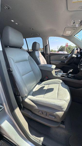 2021 Chevrolet Traverse FWD LT Leather