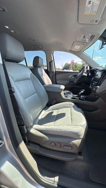 2021 Chevrolet Traverse FWD LT Leather