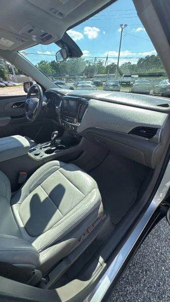 2021 Chevrolet Traverse FWD LT Leather