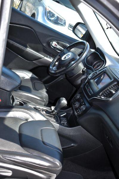 2019 Jeep Cherokee Latitude Plus FWD