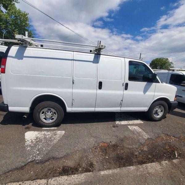 2021 Chevrolet Express Cargo Van RWD 2500 Regular Wheelbase WT