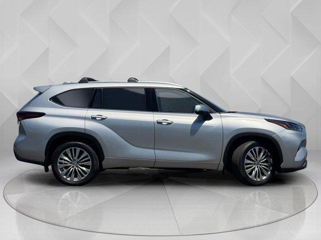 2024 Toyota Highlander Platinum