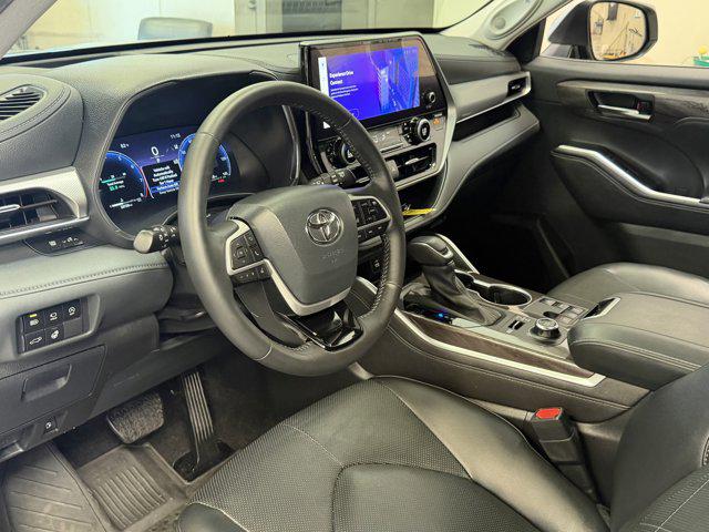 2024 Toyota Highlander Platinum