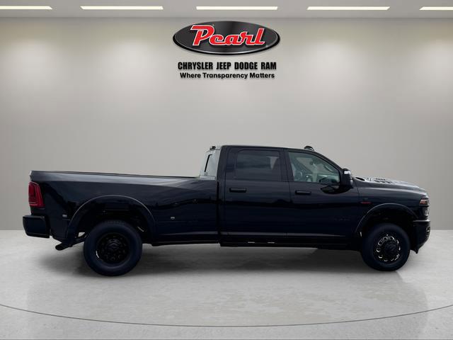 2026 RAM Ram 3500 RAM 3500 LIMITED CREW CAB 4X4 8 BOX