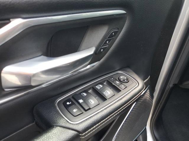 2024 Ram 1500 Laramie Crew Cab 4x2 5'7" Box