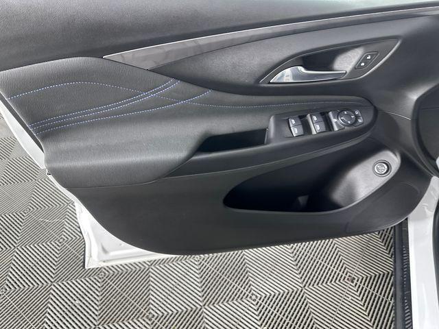 2024 Buick NV Sport Touring FWD