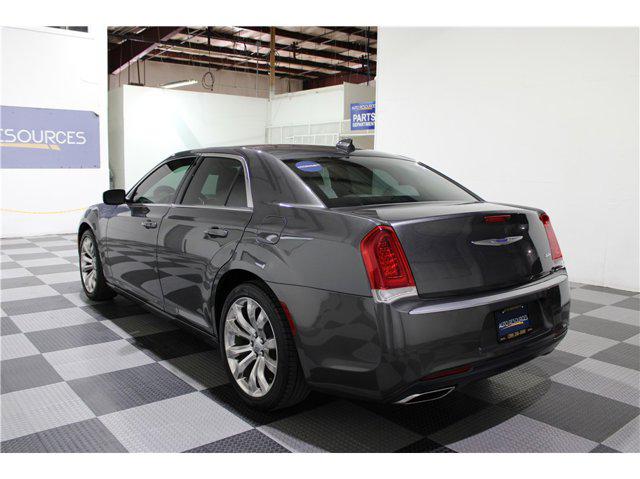 2019 Chrysler 300 Touring