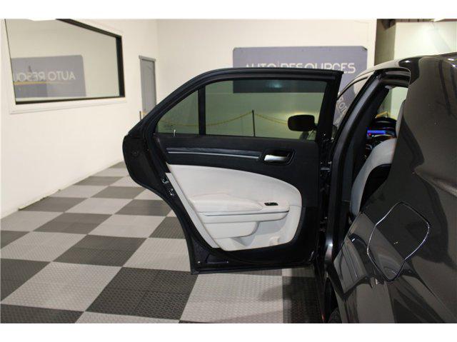 2019 Chrysler 300 Touring