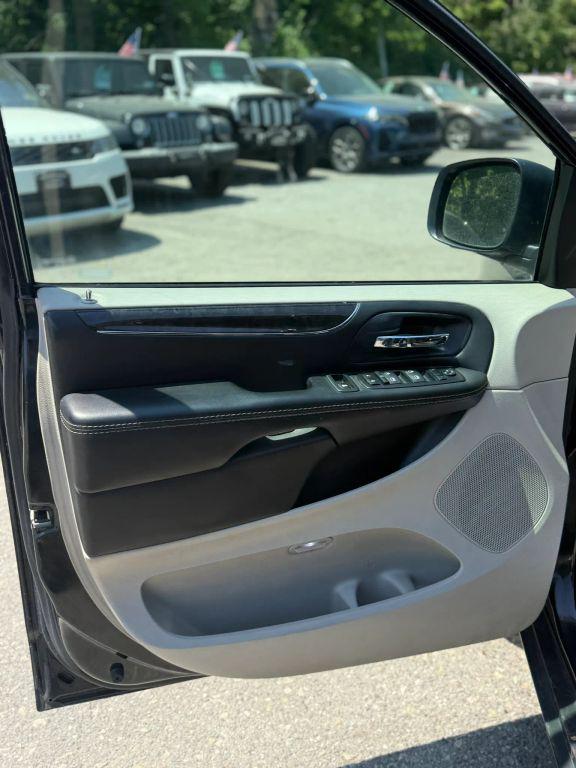 2015 Chrysler Town & Country Touring