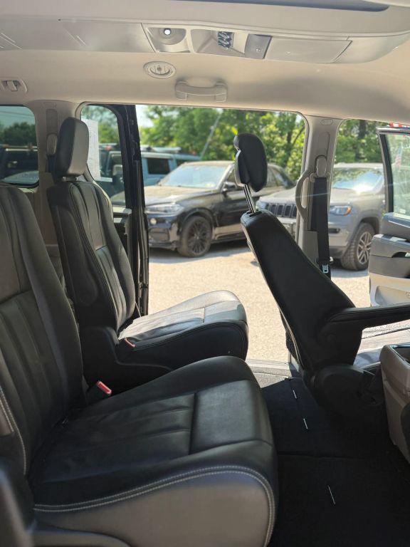 2015 Chrysler Town & Country Touring