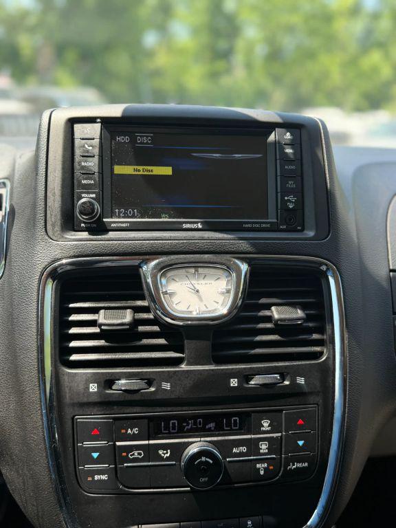 2015 Chrysler Town & Country Touring