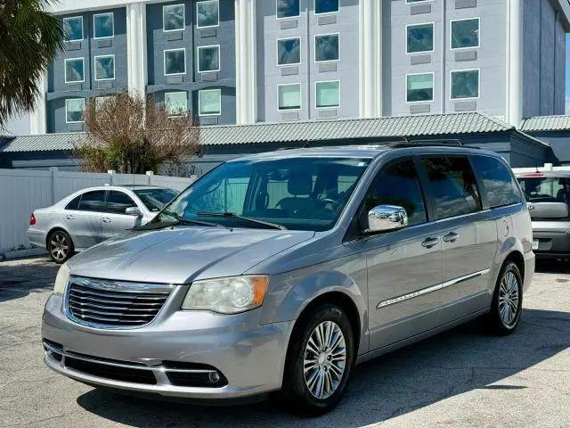 2014 Chrysler Town & Country Touring-L for sale in Orlando, FL
