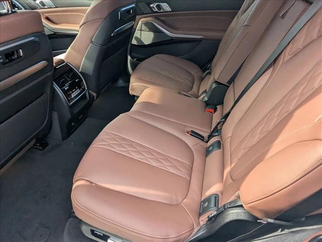 2027 BMW X7 M60i