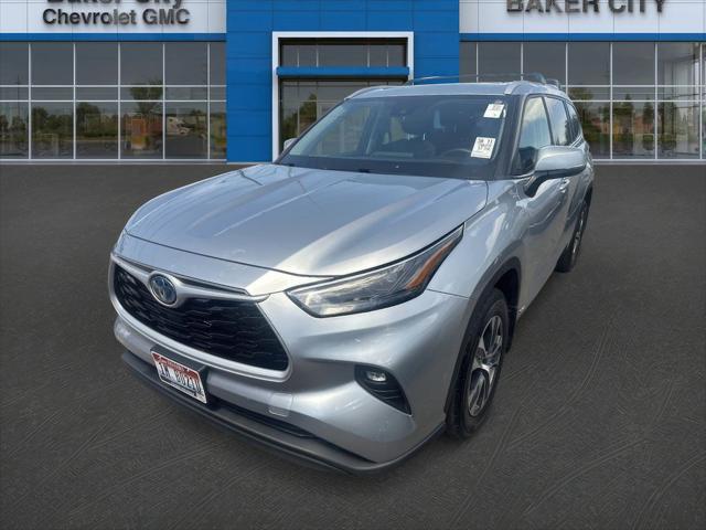 2022 Toyota Highlander Hybrid XLE