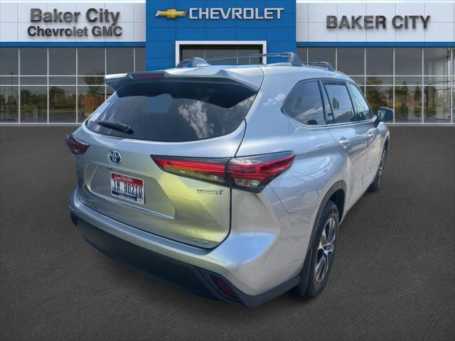 2022 Toyota Highlander Hybrid XLE