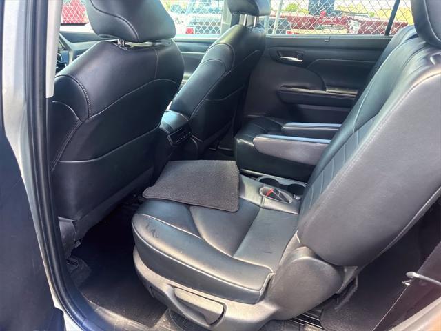 2022 Toyota Highlander Hybrid XLE