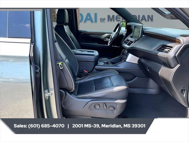 2023 Chevrolet Suburban 4WD Premier