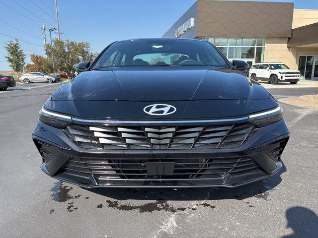 2025 Hyundai Elantra Hybrid Limited