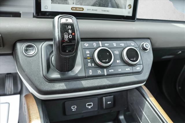 2022 Land Rover Defender 110 SE