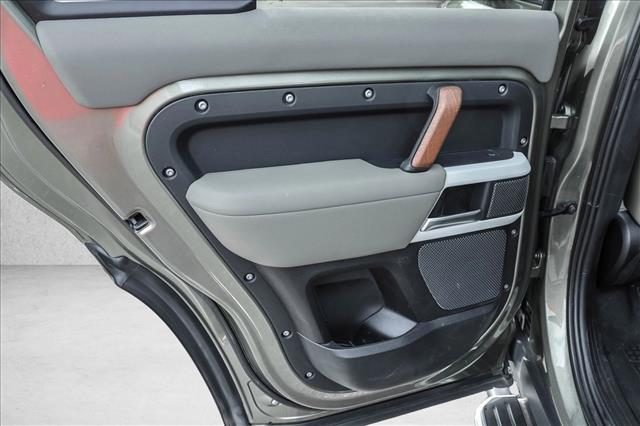 2022 Land Rover Defender 110 SE