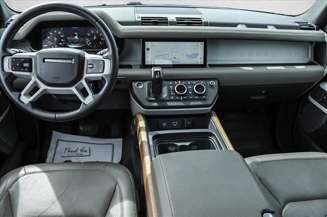 2022 Land Rover Defender 110 SE