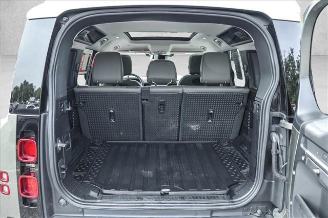 2022 Land Rover Defender 110 SE