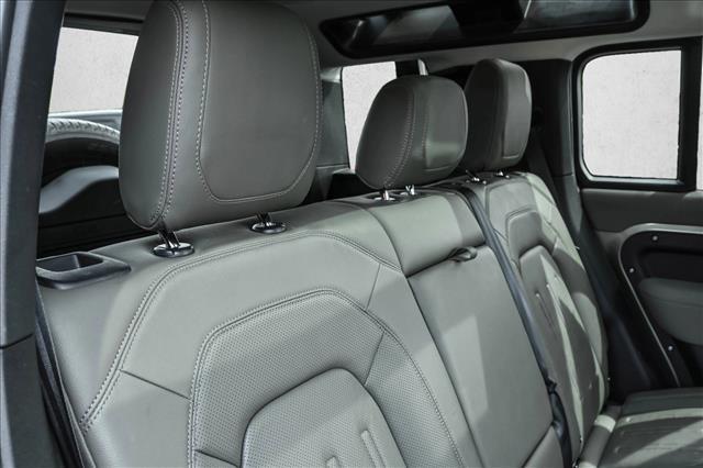 2022 Land Rover Defender 110 SE