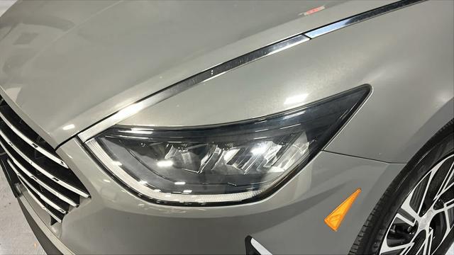 2022 Hyundai Sonata Hybrid Blue