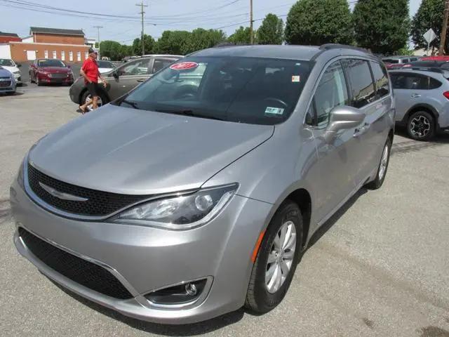 2017 Chrysler Pacifica Touring-L for sale in Hurricane, WV