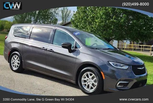 2023 Chrysler Pacifica Touring L for sale in Green Bay, WI