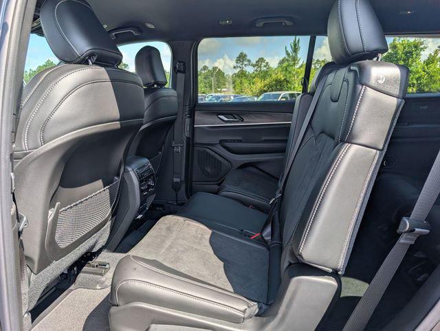2026 Jeep Grand Cherokee L Altitude 4x2