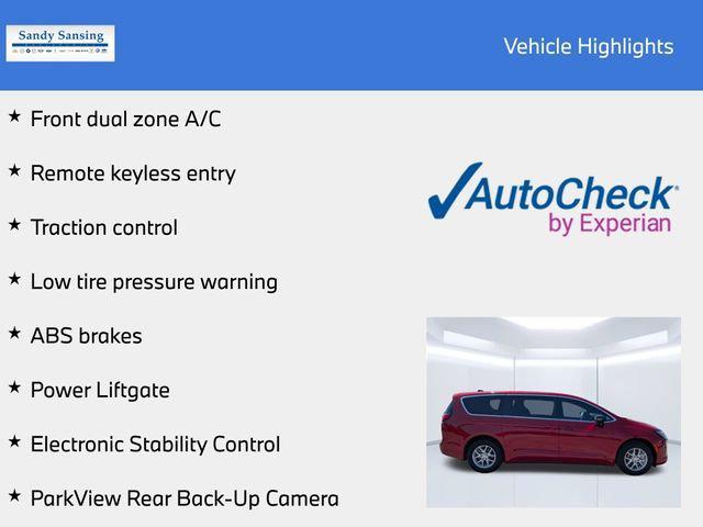 2027 Chrysler Pacifica Select