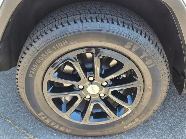 2021 Jeep Grand Cherokee Laredo X 4x4