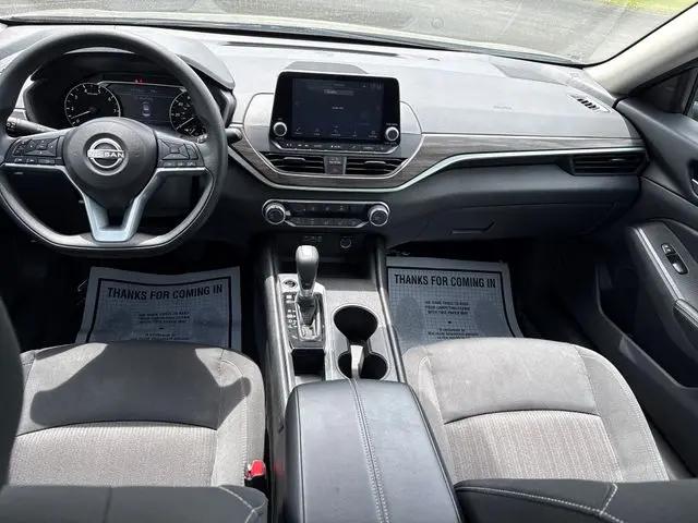2025 Nissan Altima SV FWD