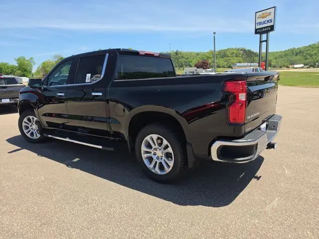 2023 Chevrolet Silverado 1500 4WD Crew Cab Short Bed LTZ