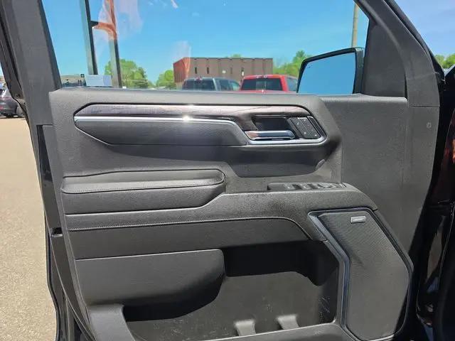2023 Chevrolet Silverado 1500 4WD Crew Cab Short Bed LTZ